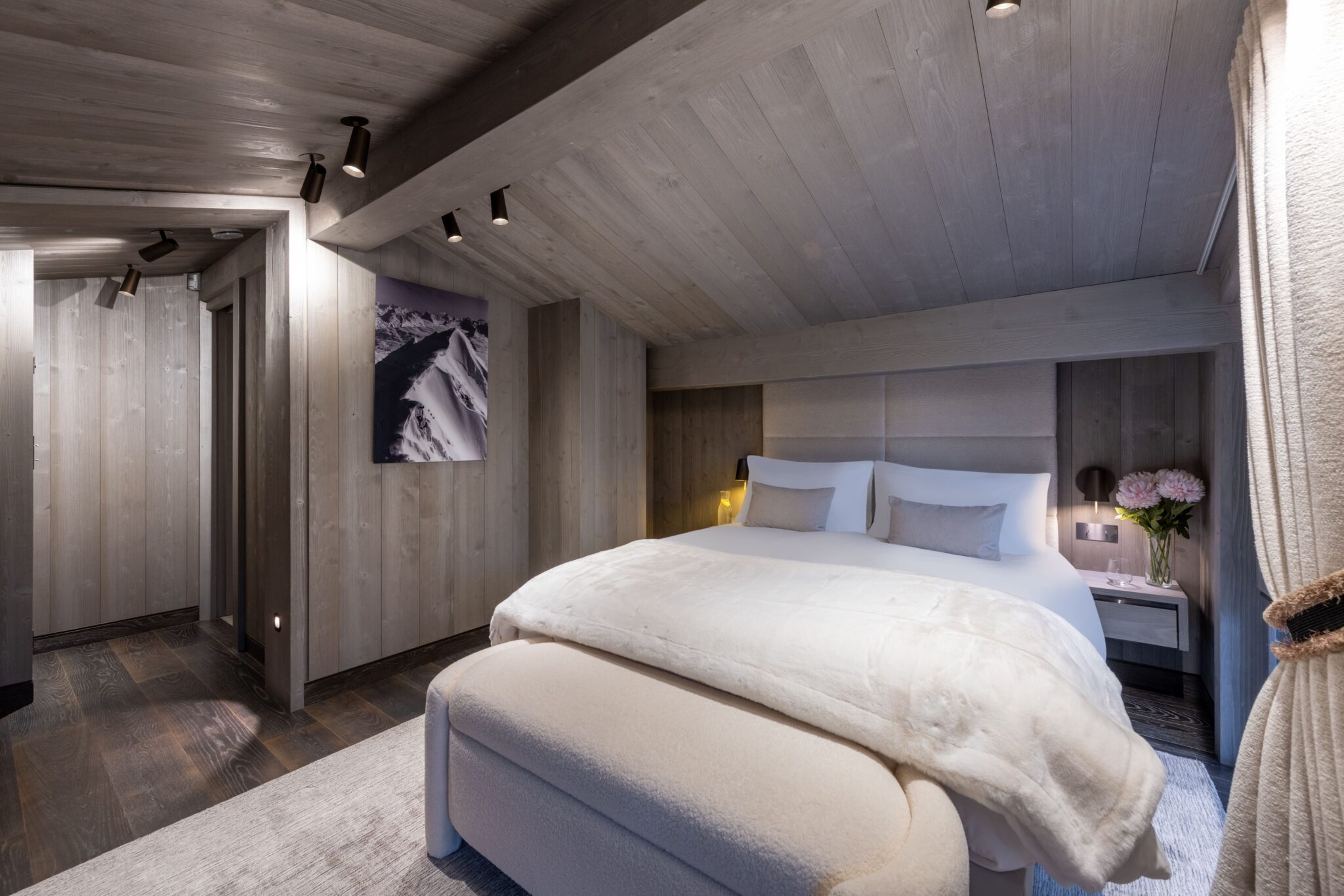 Chalet Crystal