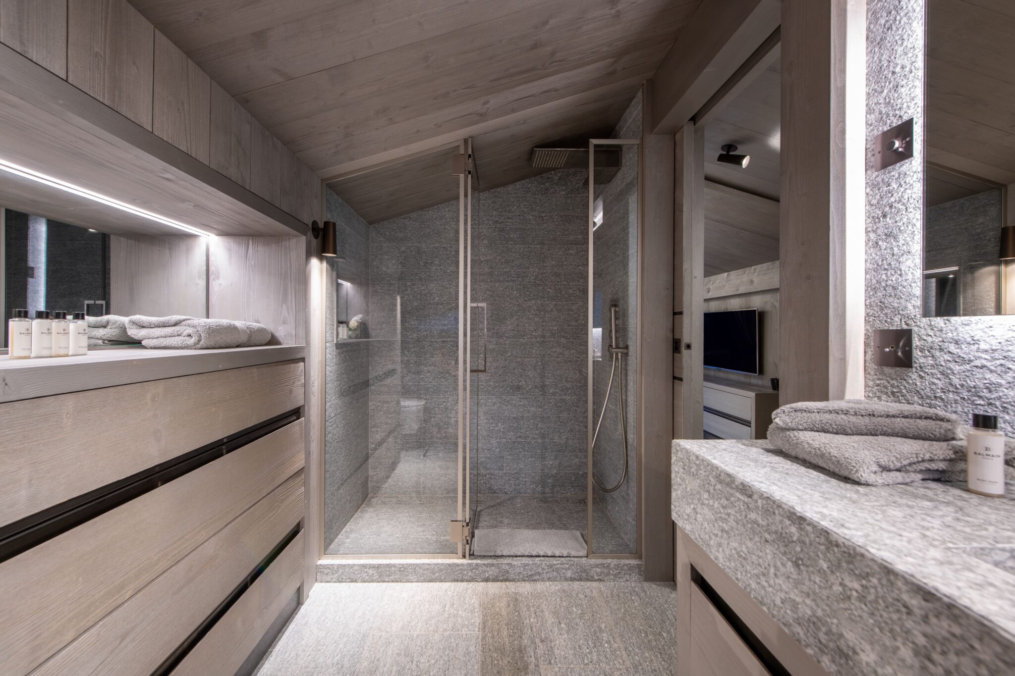 Chalet Crystal