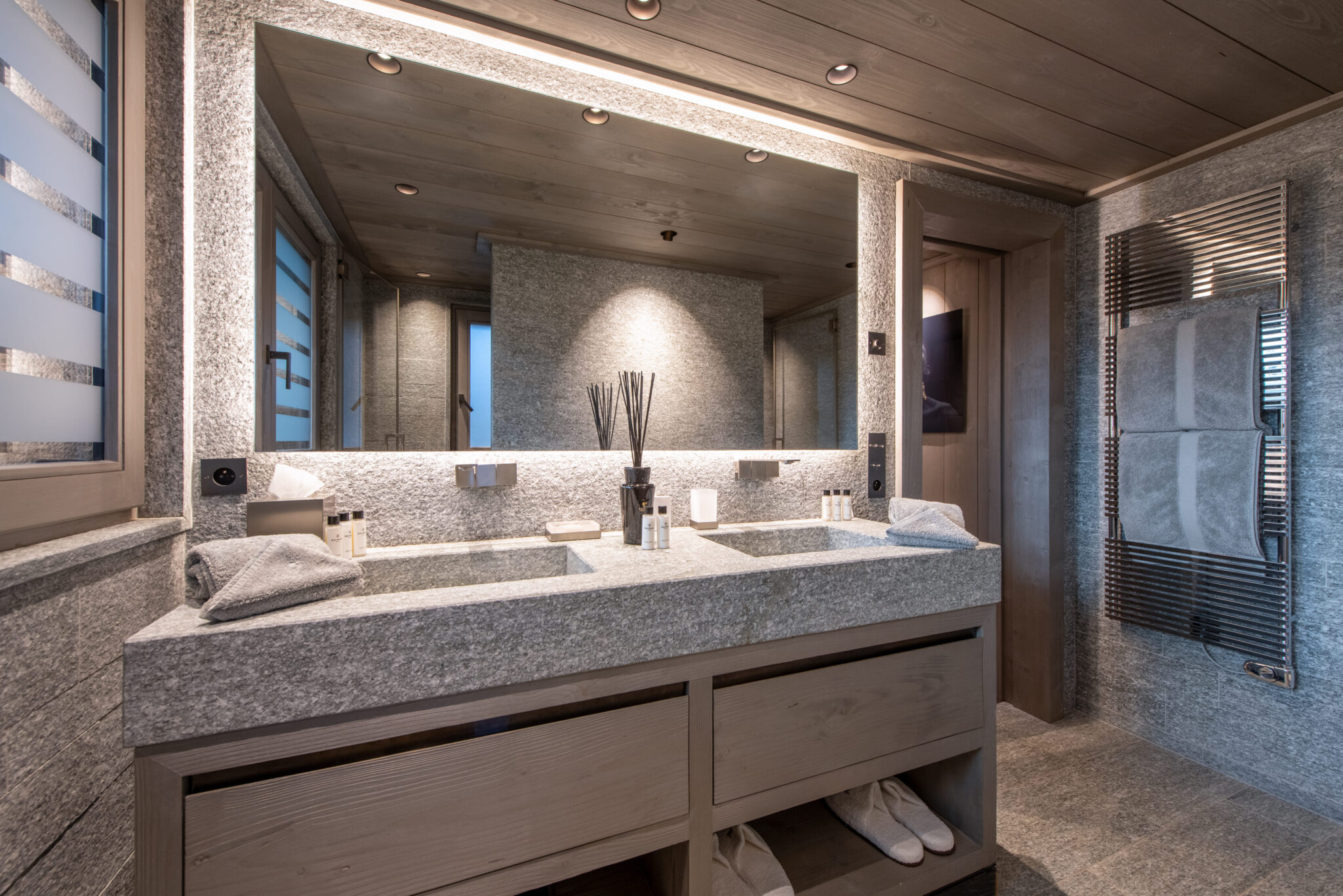 Chalet Crystal