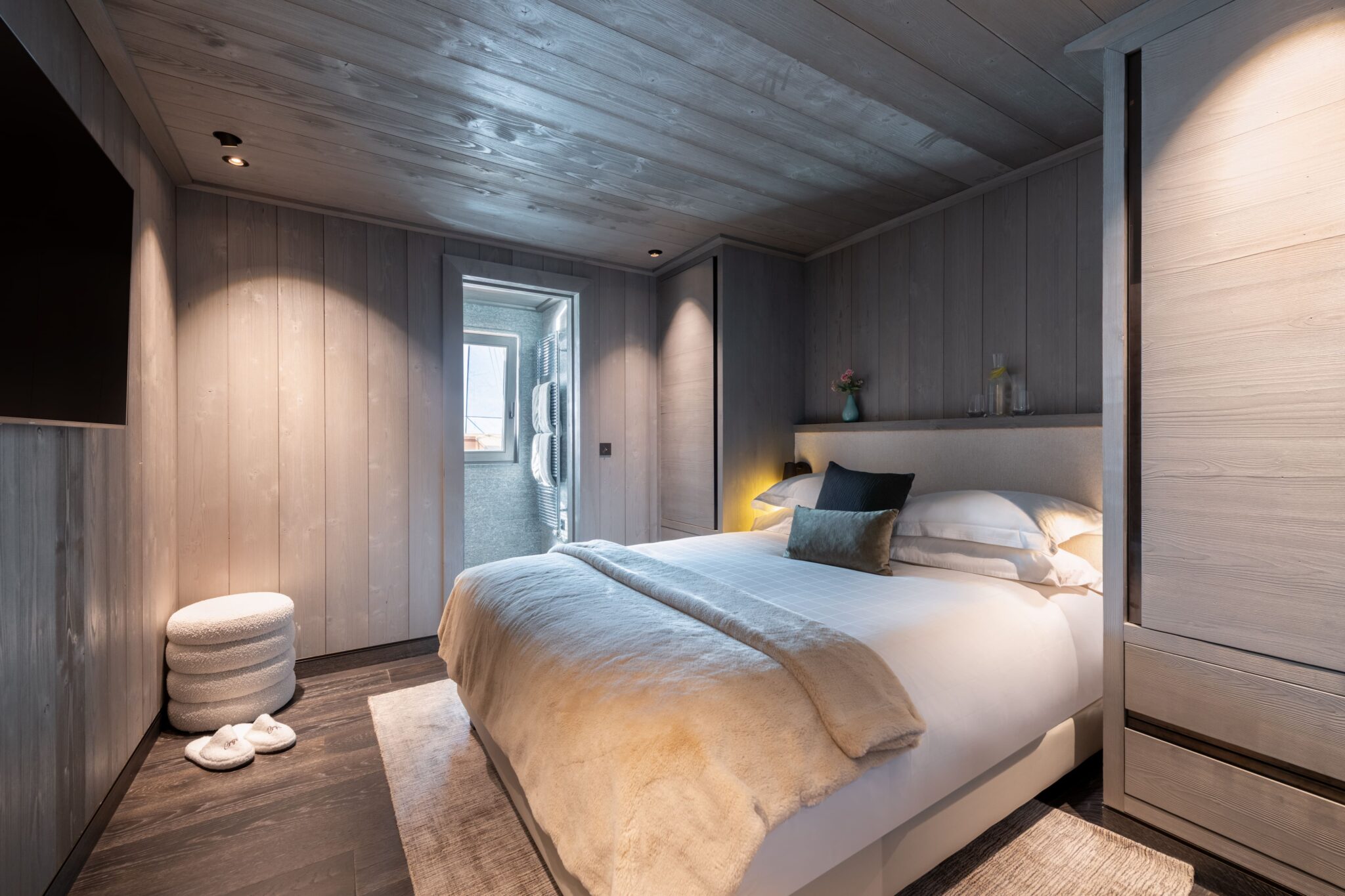 Chalet Crystal