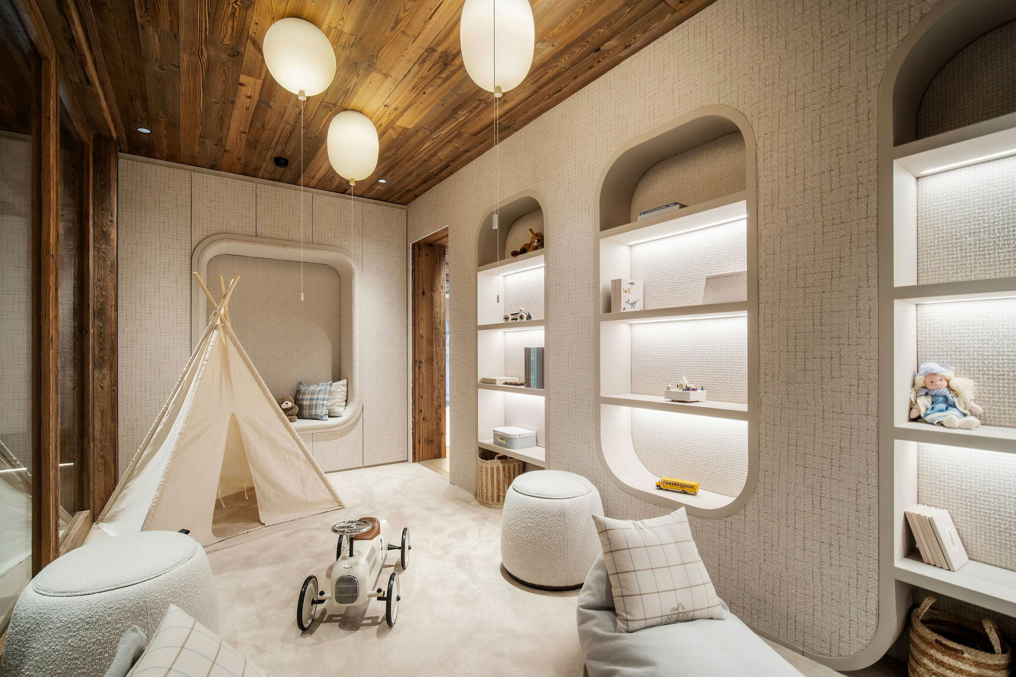 Chalet Moon