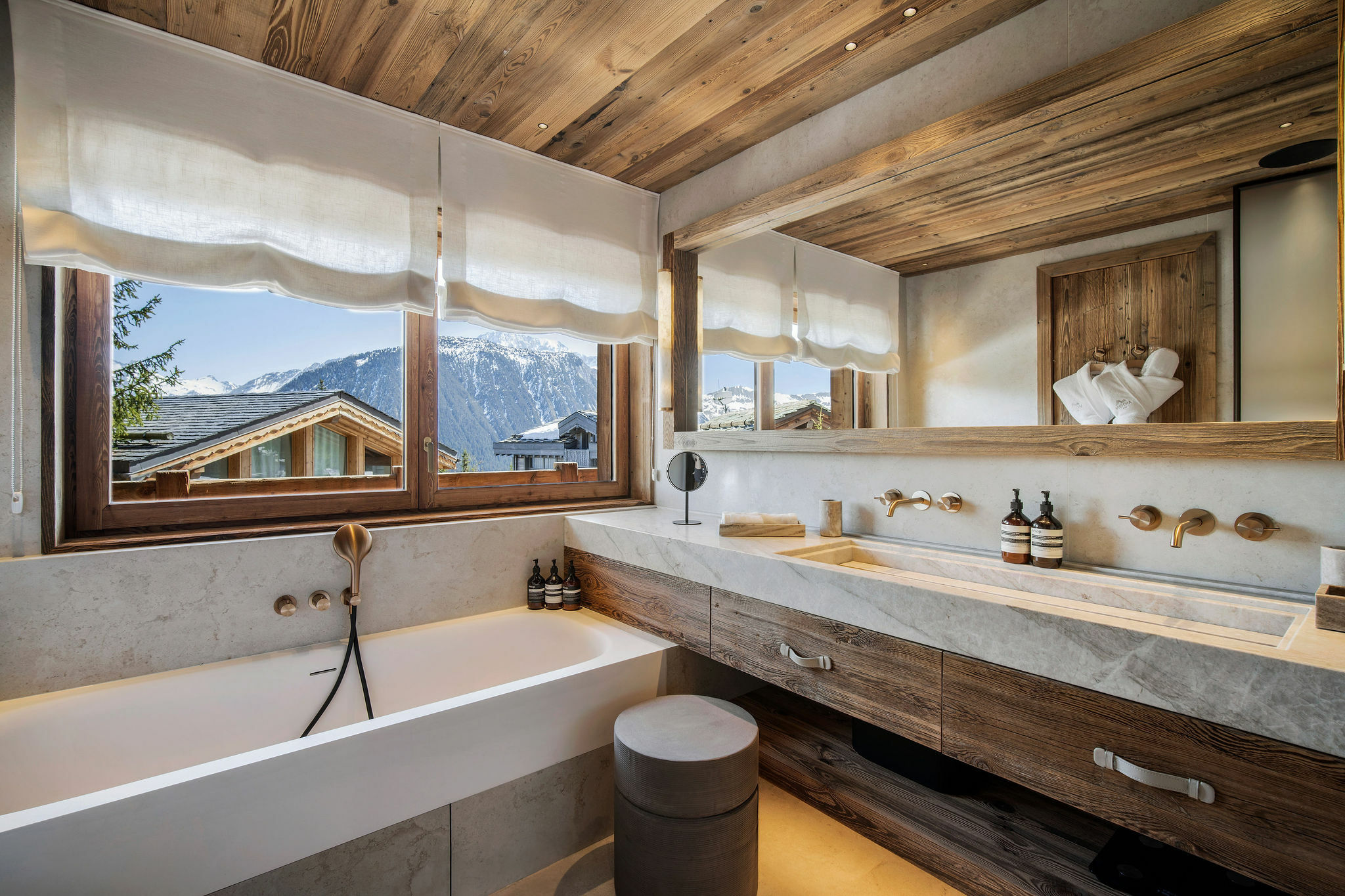 Chalet Moon