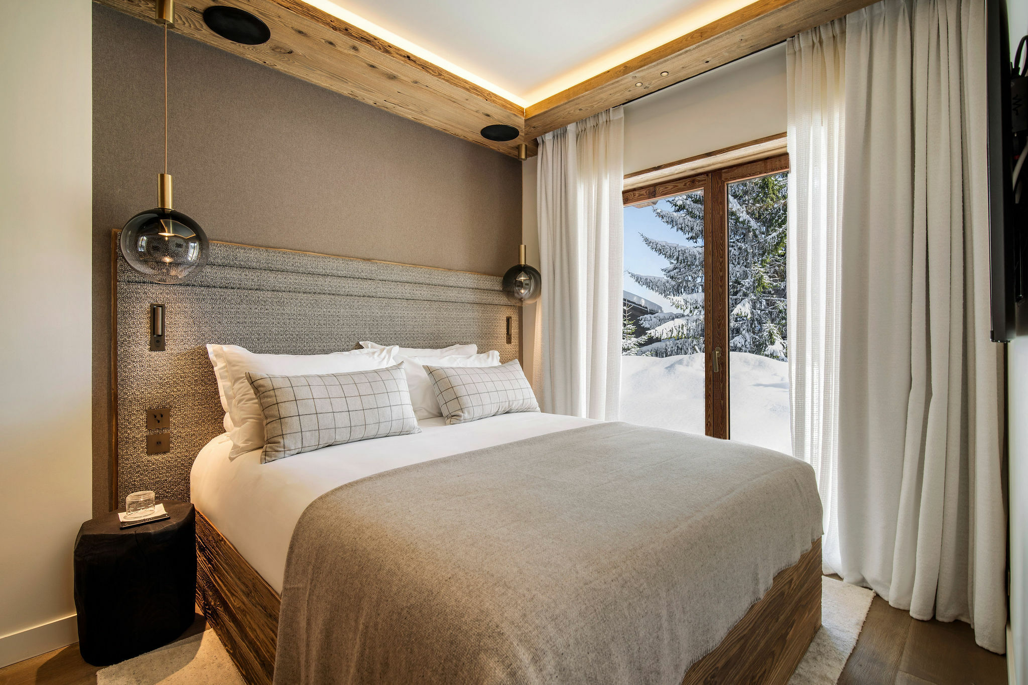 Chalet Moon