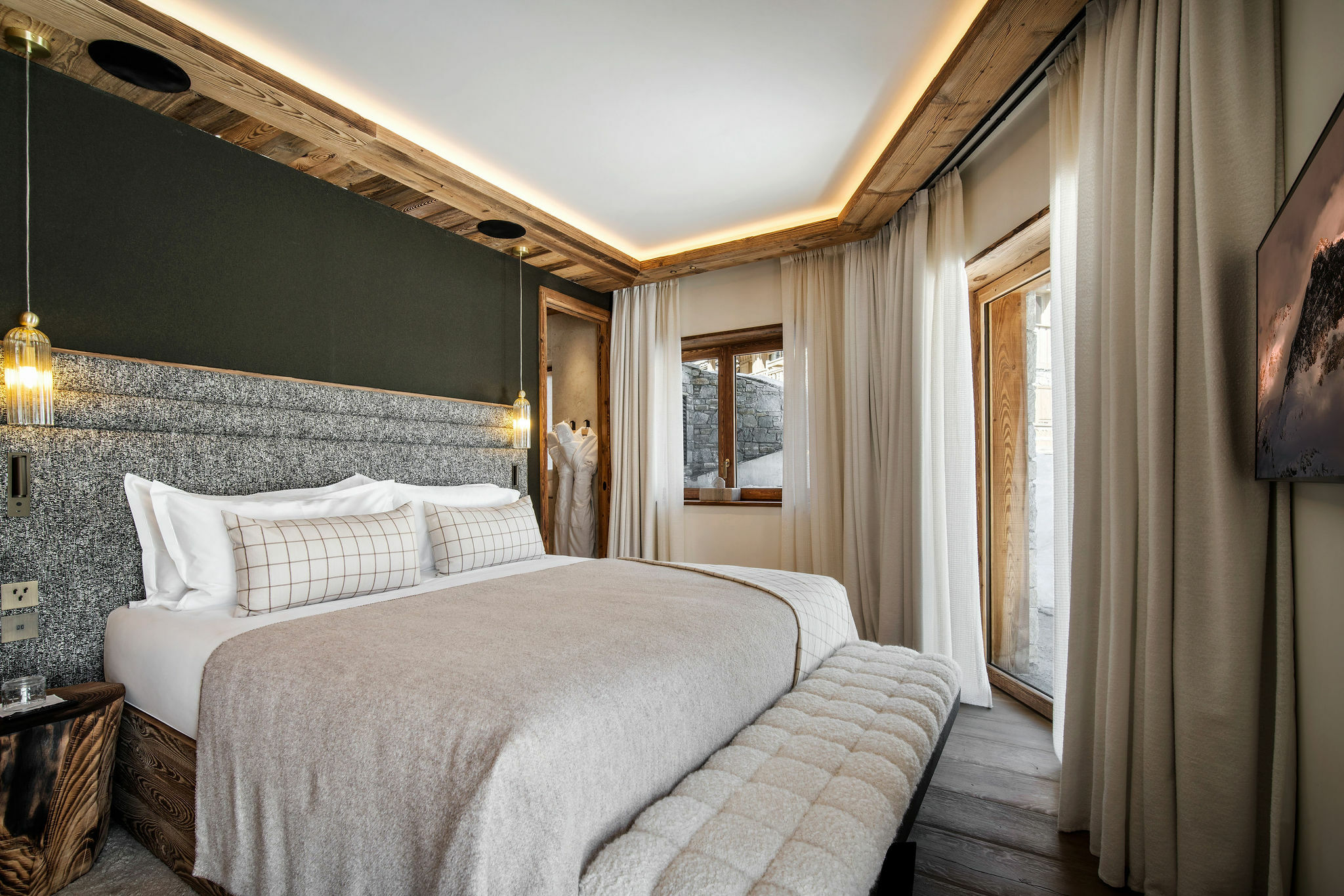 Chalet Moon
