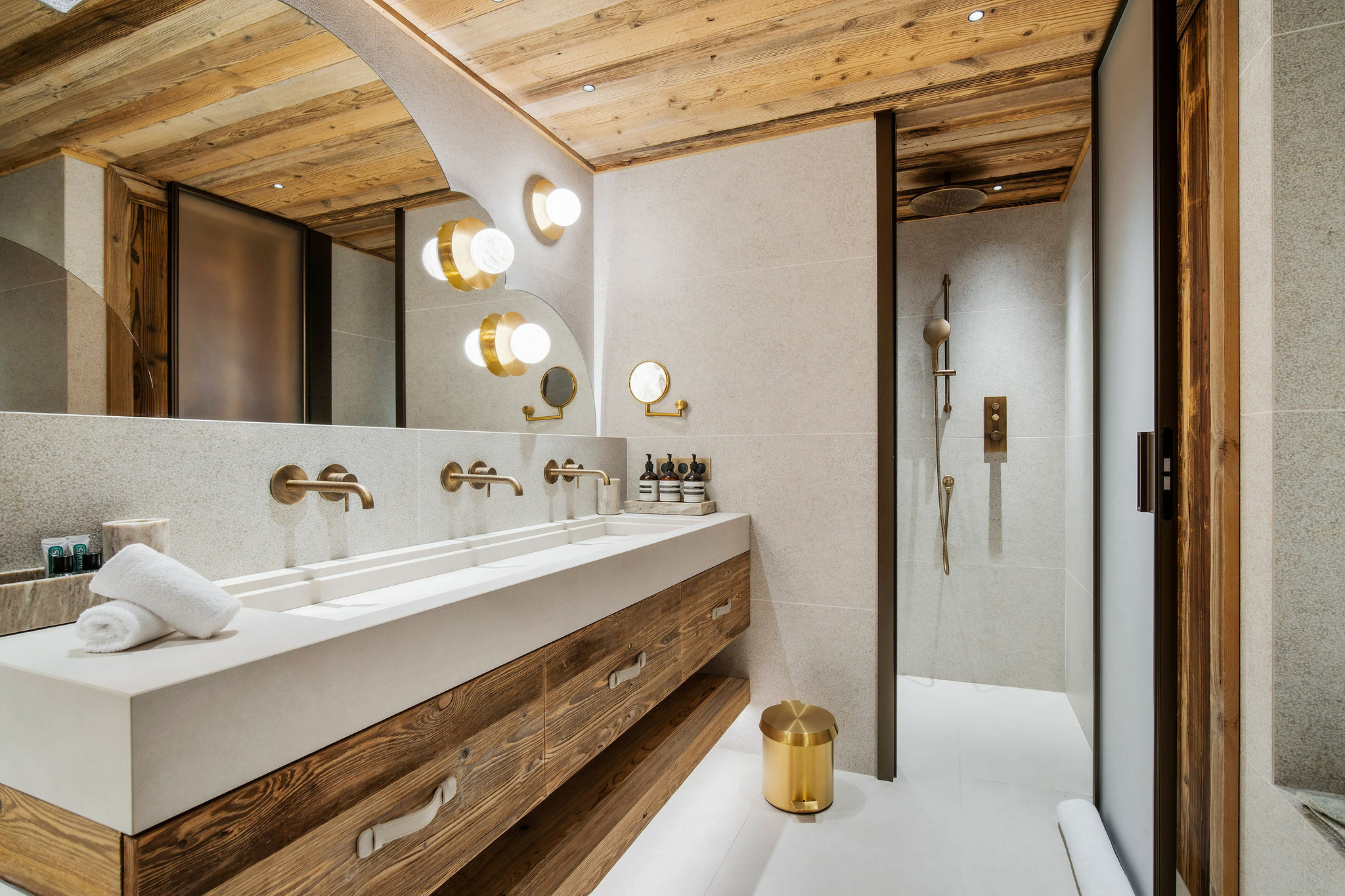 Chalet Moon